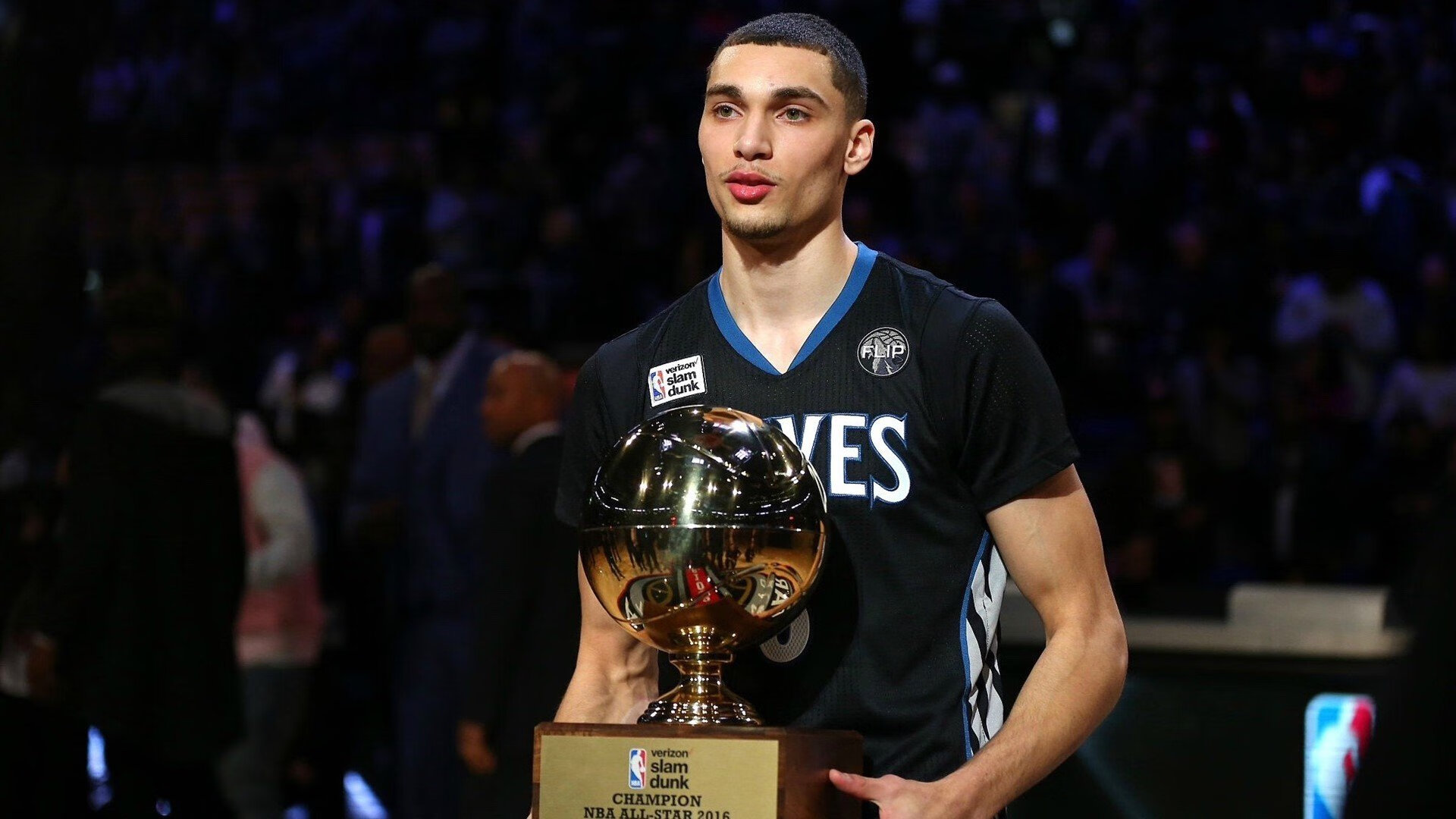 Doinb回归赛场，战术调整首场状态亮眼，美国队观众沸腾！